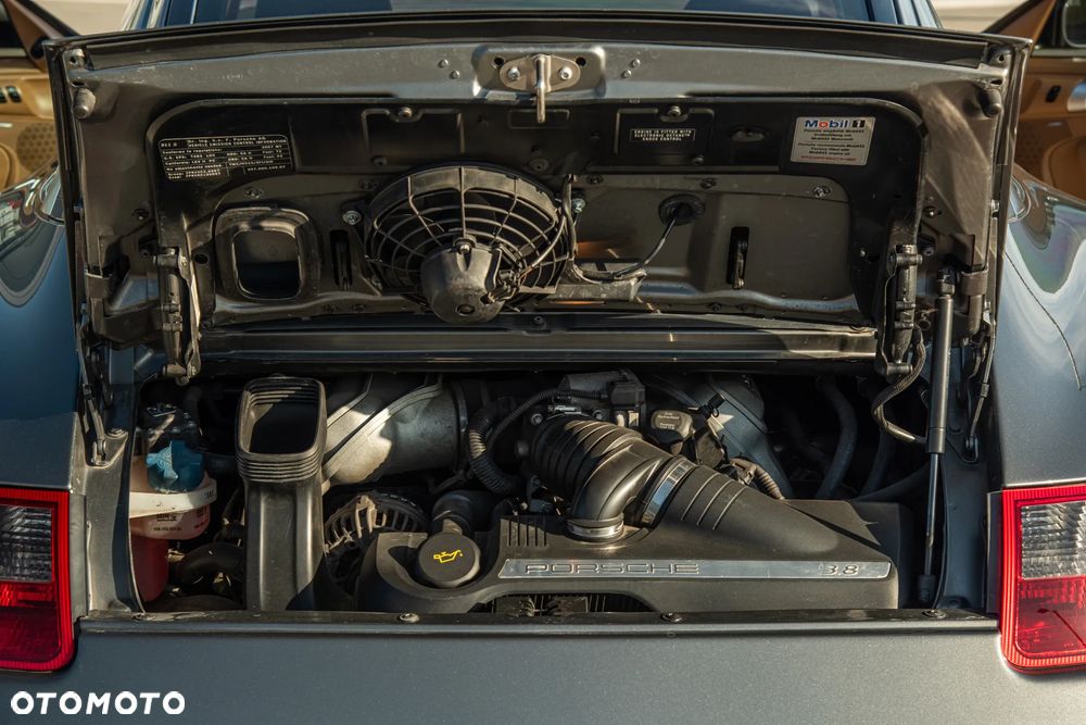 Porsche 911 - 23