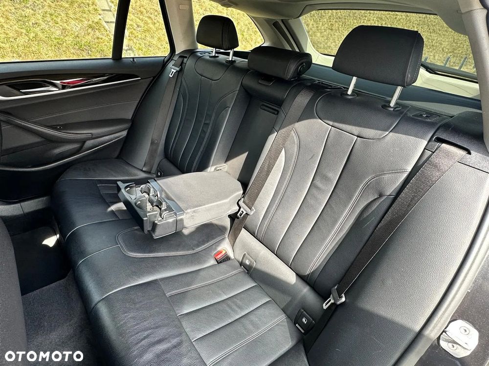 BMW Seria 5 520i GPF Luxury Line - 11
