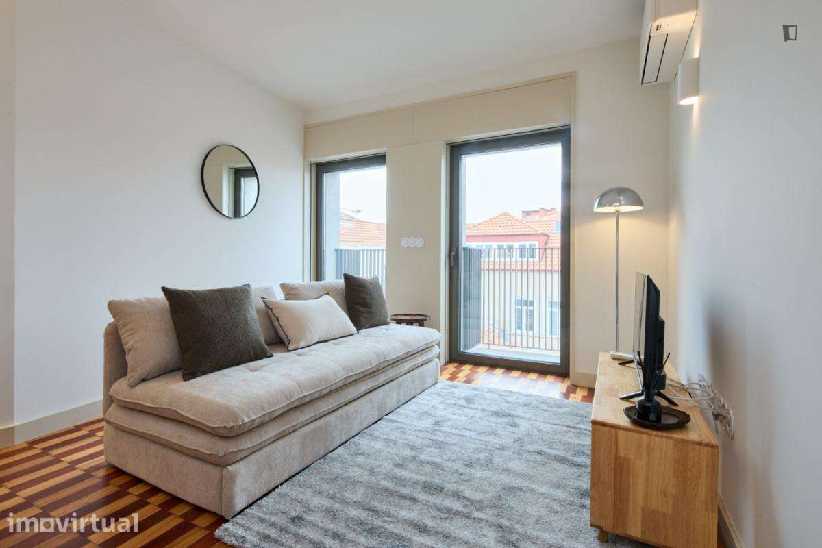 Apartamento com 1 quartos - localizado em Santo Ildefonso Porto - Grande imagem: 2/19