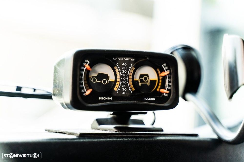 Land Rover Defender - 33