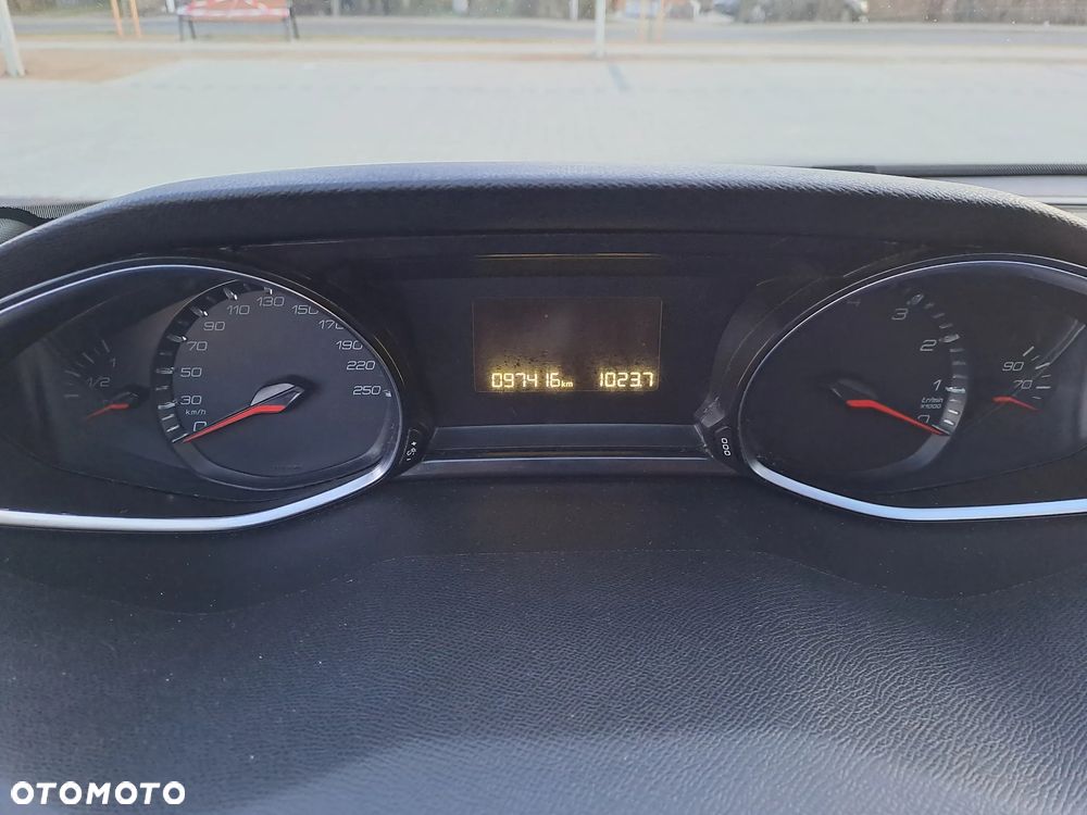 Peugeot 308 1.2 PureTech GPF Allure S&S - 21