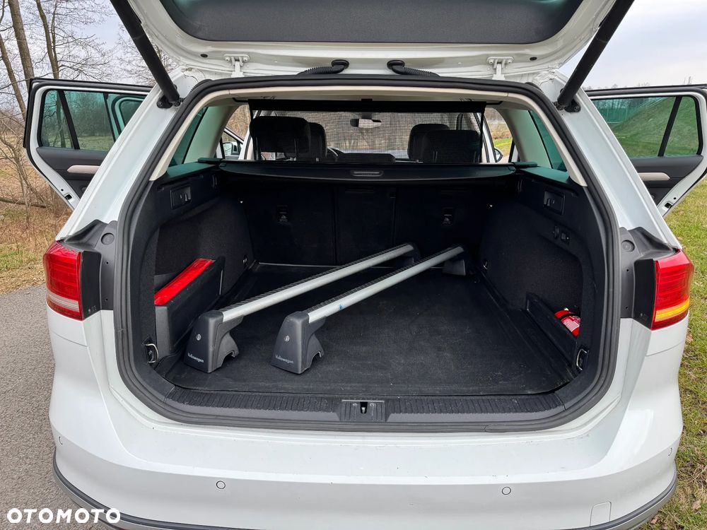 Volkswagen Passat Alltrack 2.0 TDI SCR 4Motion DSG - 17