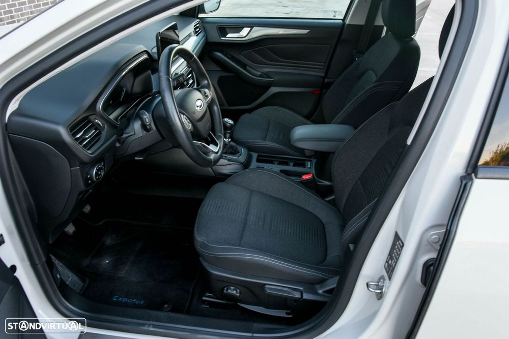 Ford Focus 1.0 EcoBoost Active X - 16