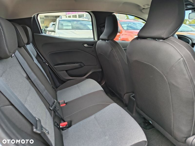Renault Clio - 23