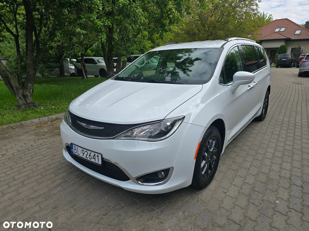 Chrysler Pacifica - 31
