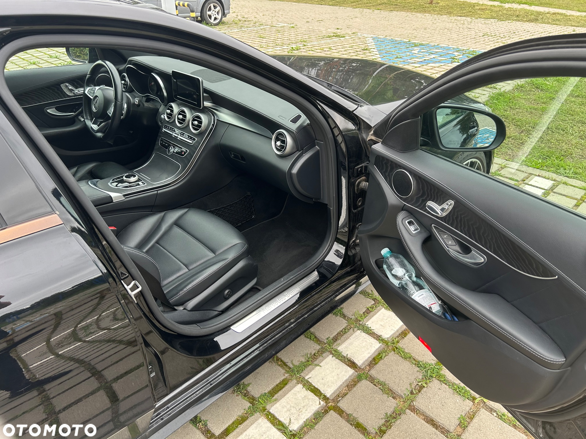 Mercedes-Benz Klasa C 300 9G-TRONIC AMG Line - 26