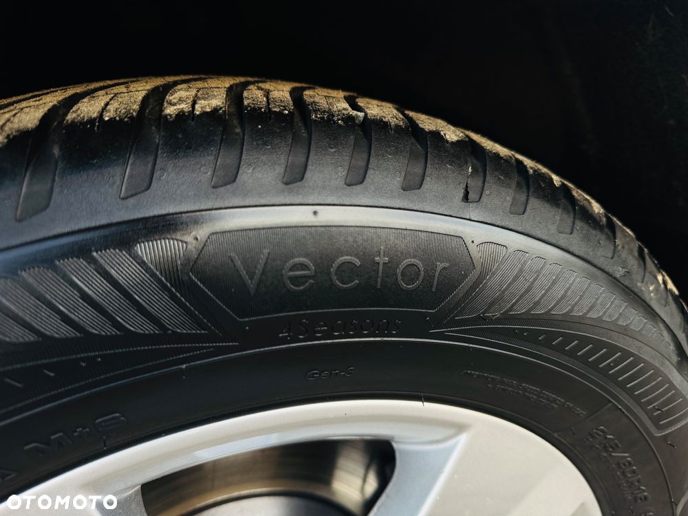 Skoda Superb 2.0 TDI DSG Active - 19