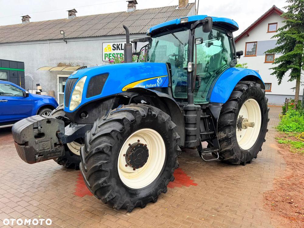 New Holland T 7050 - 2