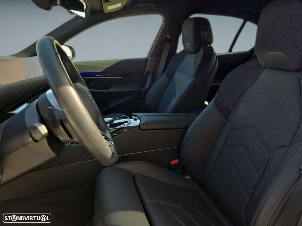 BMW i5 eDrive40 Pack Desportivo M - 11