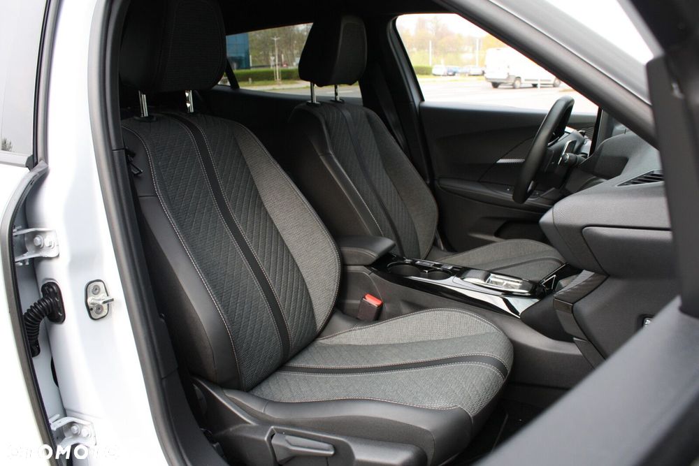 Peugeot 2008 1.2 PureTech Allure S&S EAT8 - 21