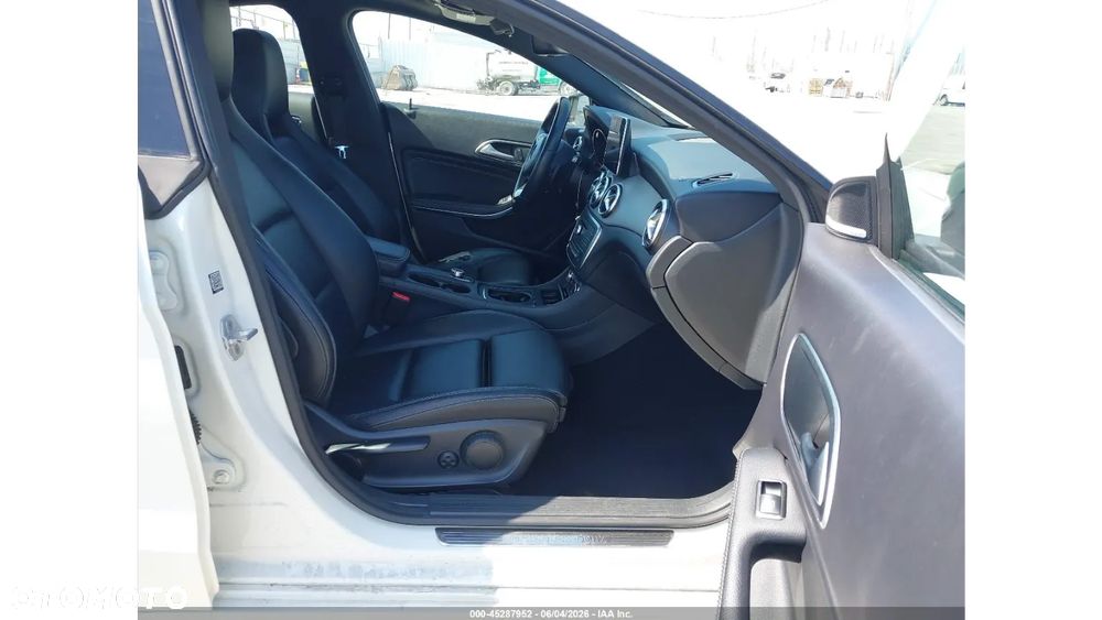 Mercedes-Benz CLA 250 4Matic 7G-DCT AMG Line - 9