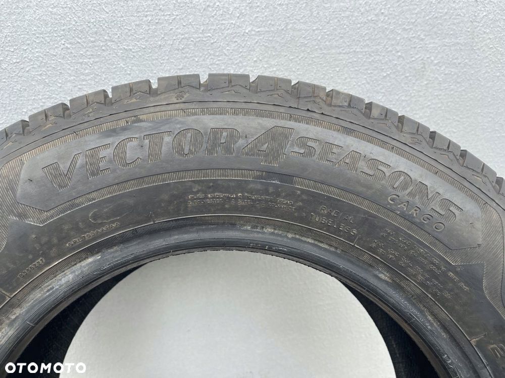 215/65/15C 104/102T GOODYEAR VECTOR4SEASONS CARGO - 4