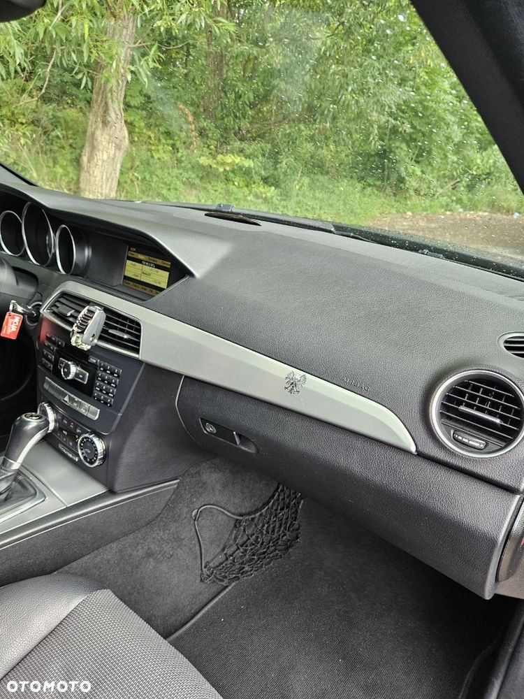 Mercedes-Benz Klasa C 250 CDI BlueEff Avantgarde 4-Matic - 14