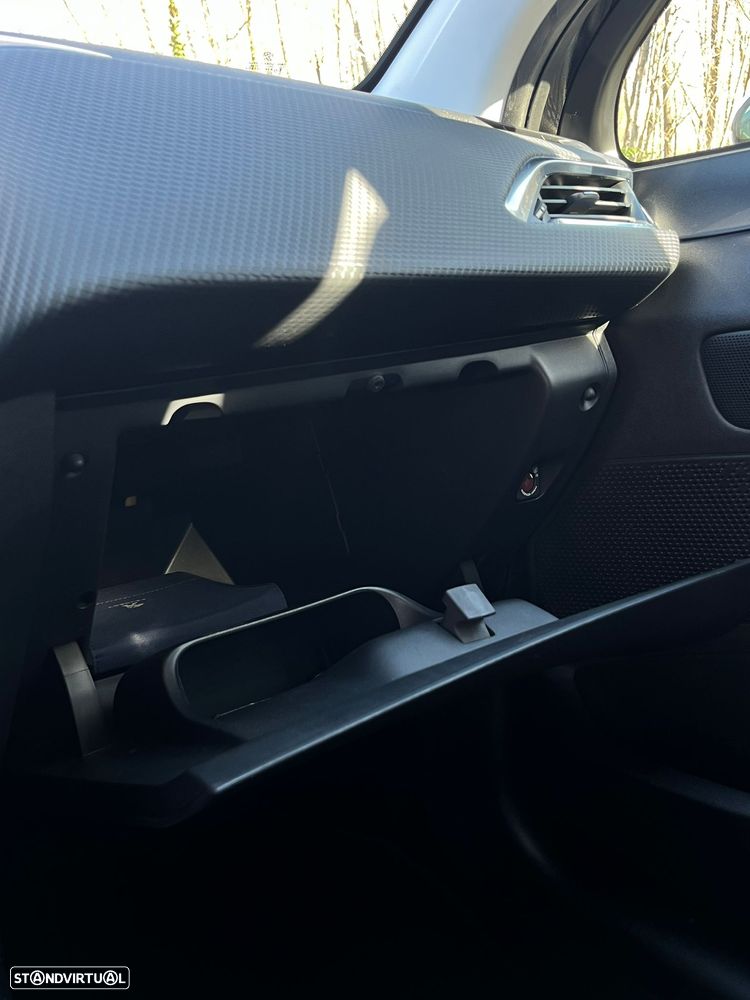 Peugeot 208 1.2 PureTech Active - 24