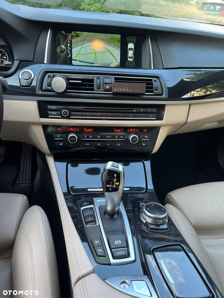 BMW Seria 5 530d xDrive Luxury Line - 33
