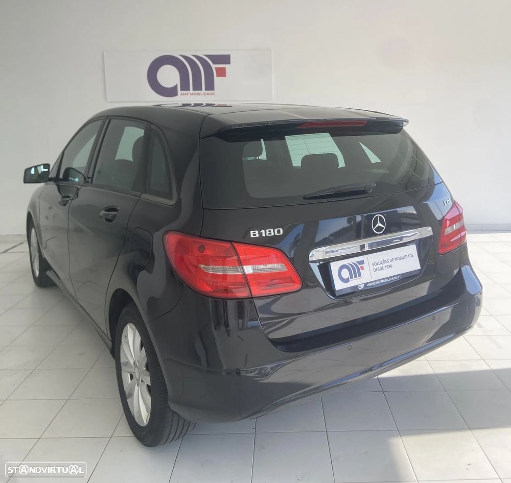 Mercedes-Benz B 180 CDI BlueEFFICIENCY 114g - 6