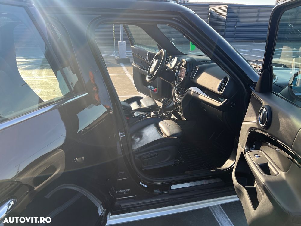 Mini Countryman Cooper SD ALL4 AT - 12