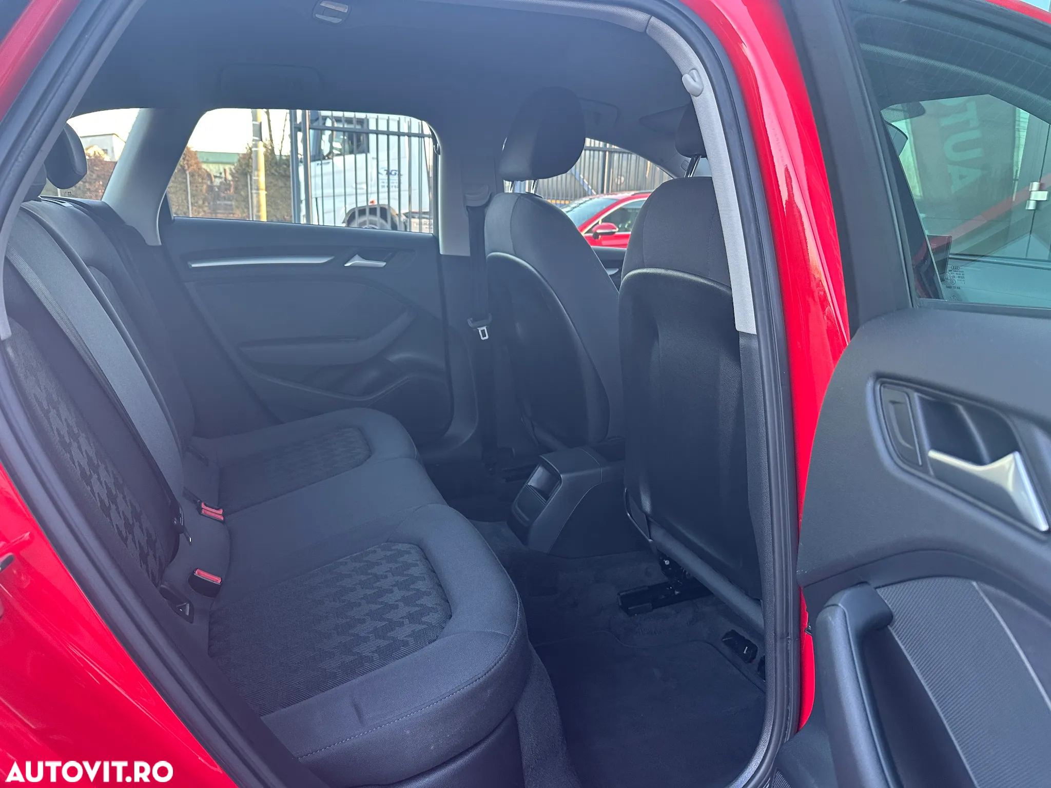 Audi A3 1.6 TDI Sportback (clean diesel) S tronic Attraction - 8