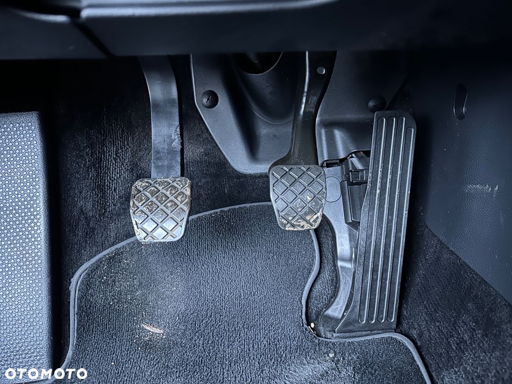 Volkswagen Passat - 13