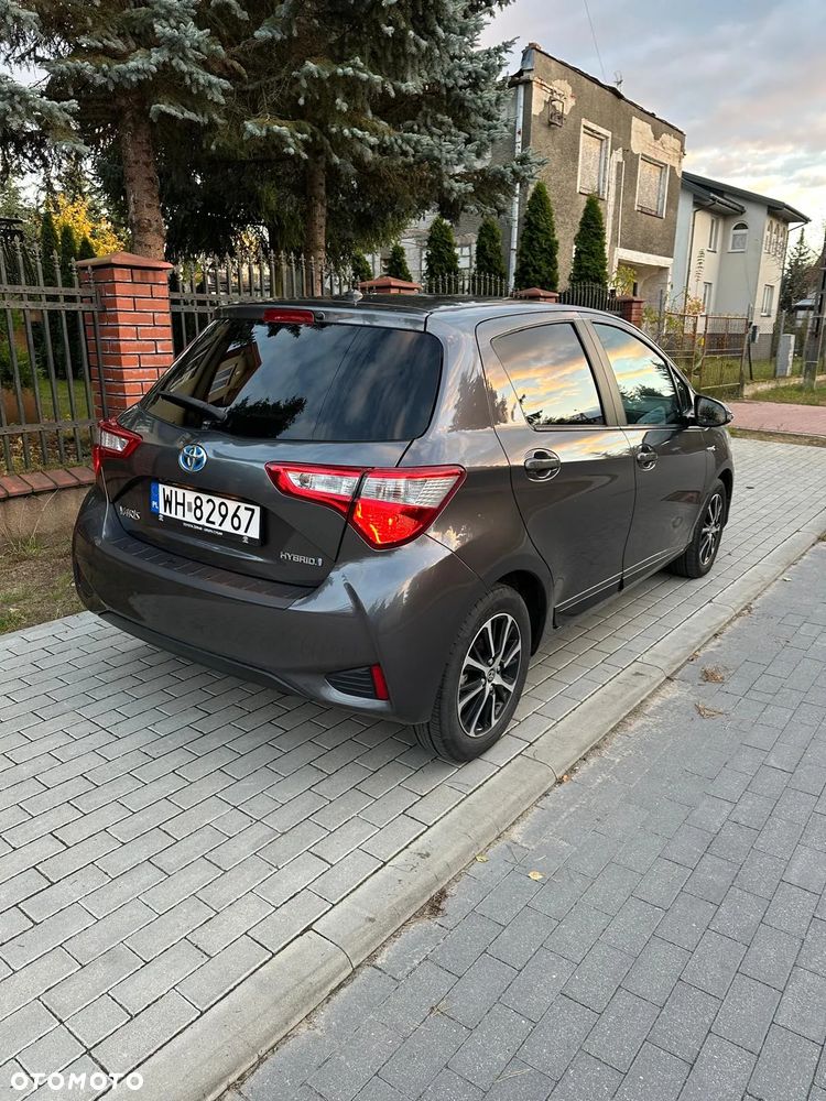 Toyota Yaris Hybrid 100 Premium - 3