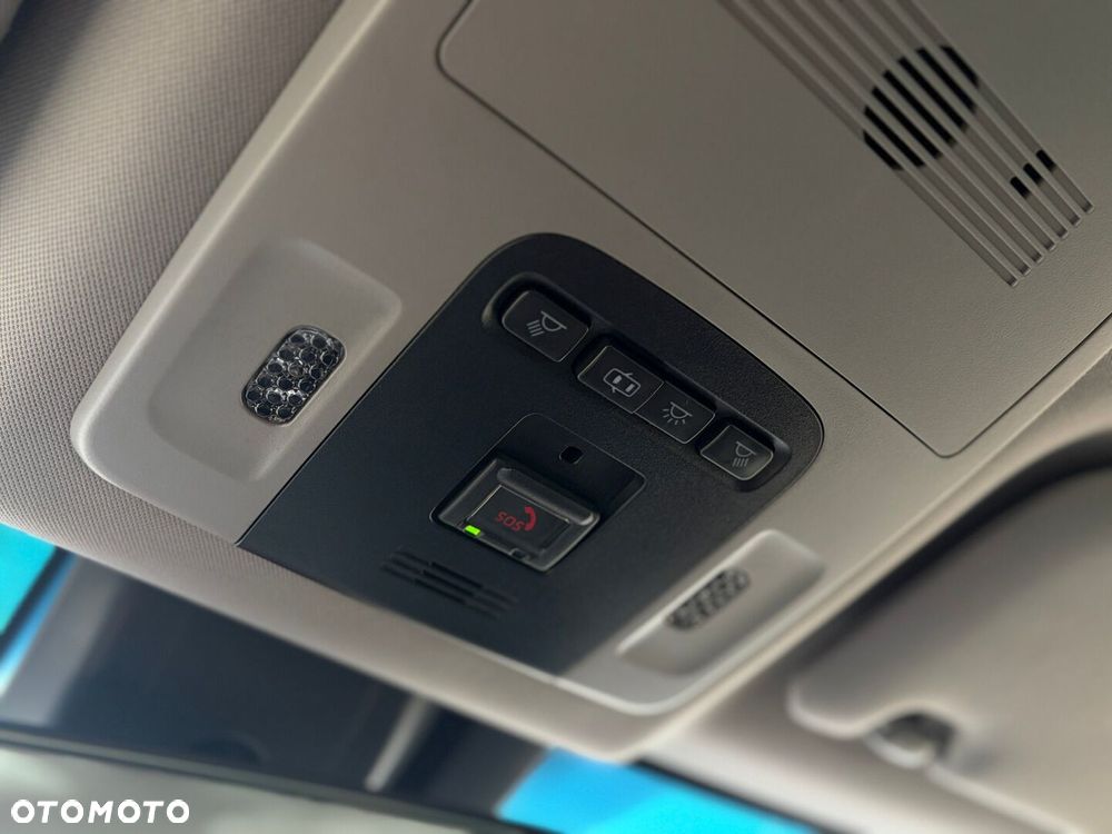 Toyota Camry 2.5 Hybrid Comfort CVT - 27