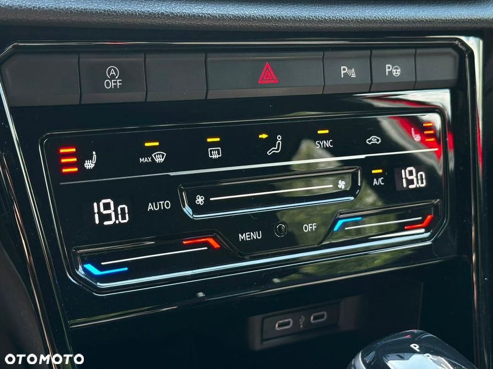 Volkswagen T-Roc 1.5 TSI Style DSG - 23