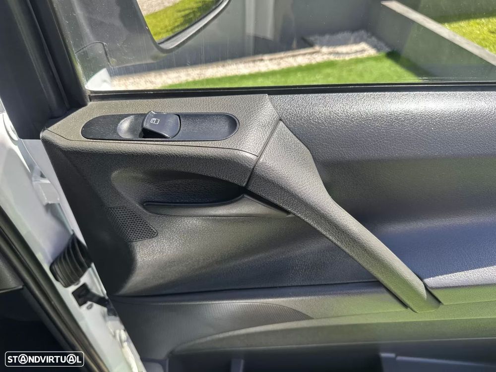 Mercedes-Benz Vito Compacta CREW - 46