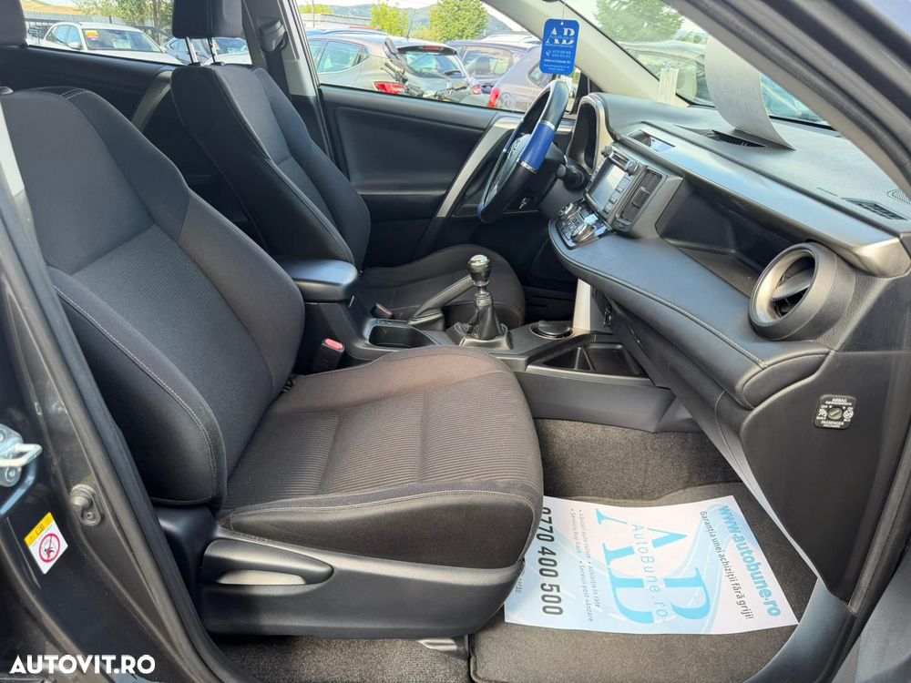 Toyota RAV4 2.0 D-4D 2WD Comfort - 13