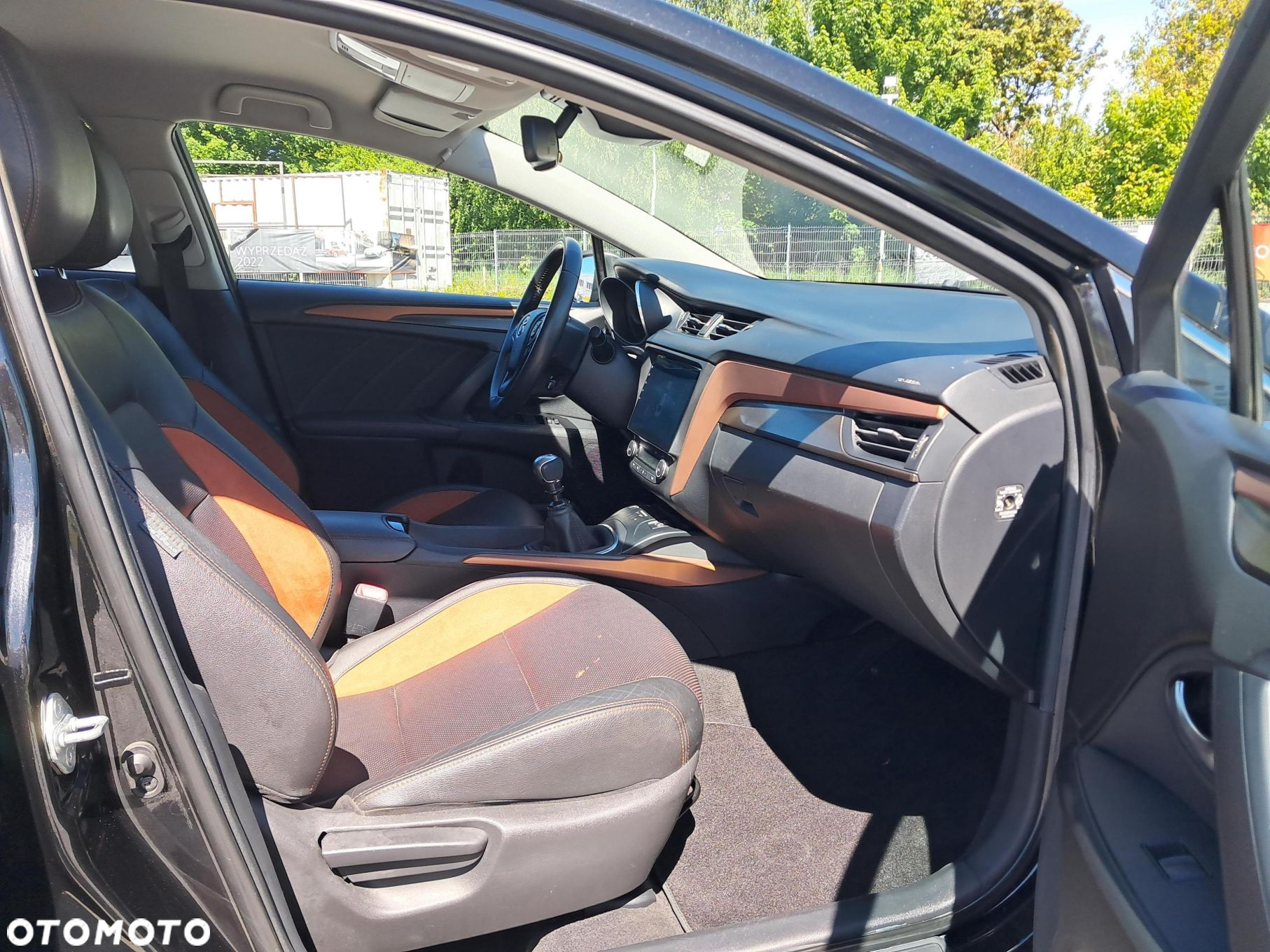 Toyota Avensis 2.0 D-4D Premium - 9