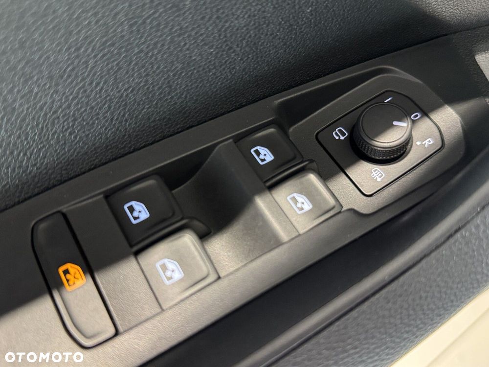 Skoda Karoq 1.5 TSI ACT Selection DSG - 11