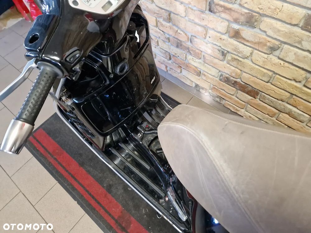 Vespa GTS - 24