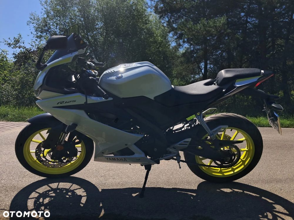 Yamaha YZF - 4