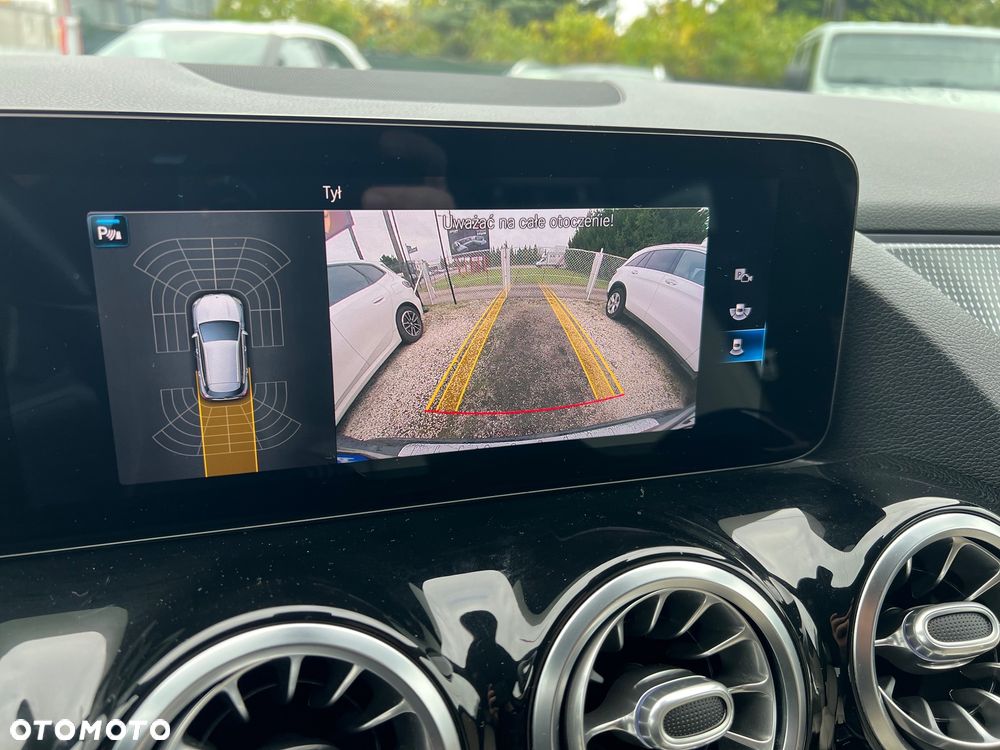 Mercedes-Benz GLA 180 d 8G-DCT Special Edition - 10