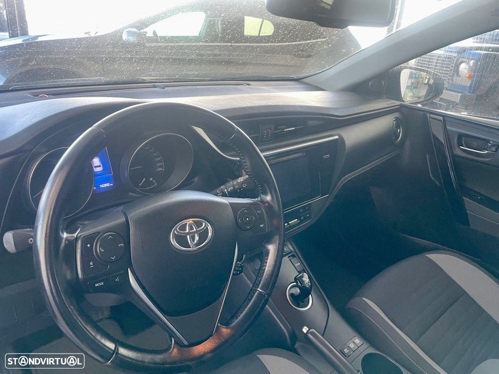 Toyota Auris 1.8 HSD Comfort +P.Sport+Navi - 9