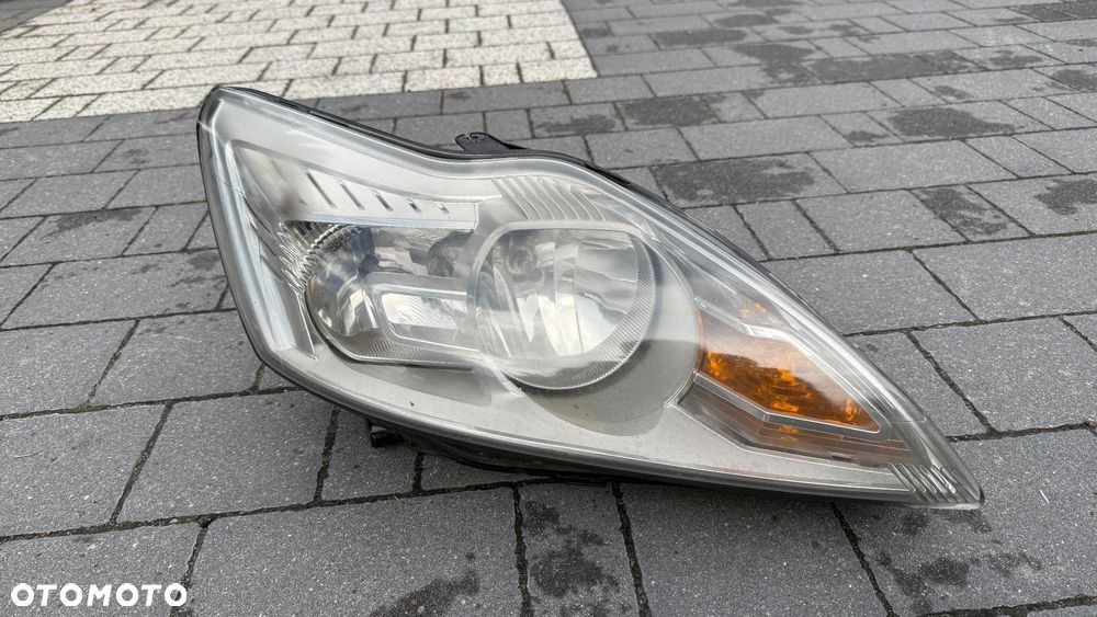 FORD FOCUS MK2 Lift LAMPA PRAWA PRZÓD Reflektor prawy