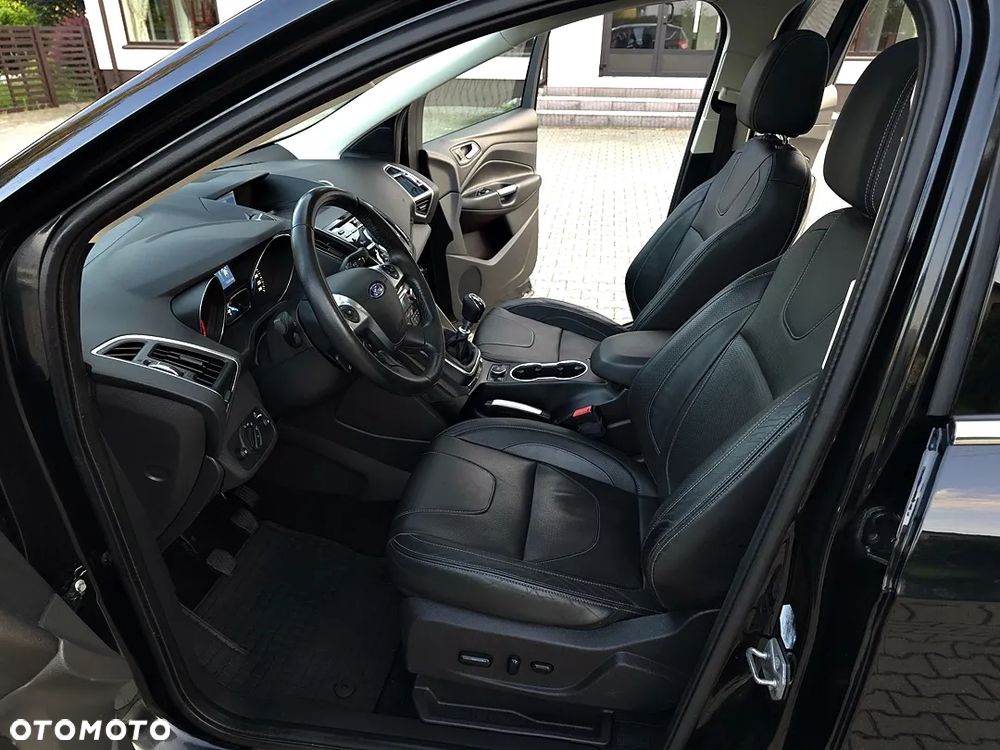 Ford Kuga 2.0 TDCi 4x4 Titanium - 23