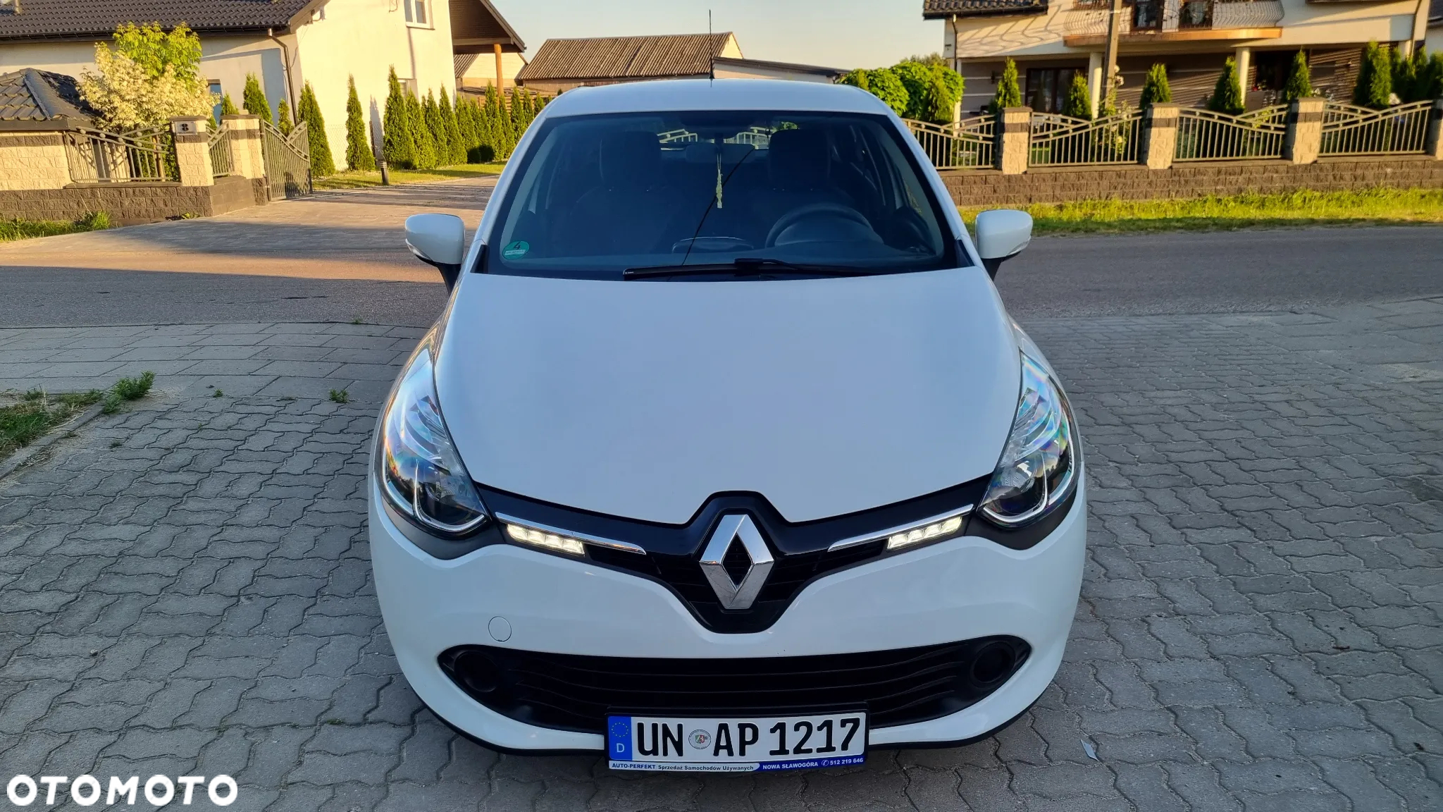 Renault Clio 1.2 16V 75 Authentique - 16