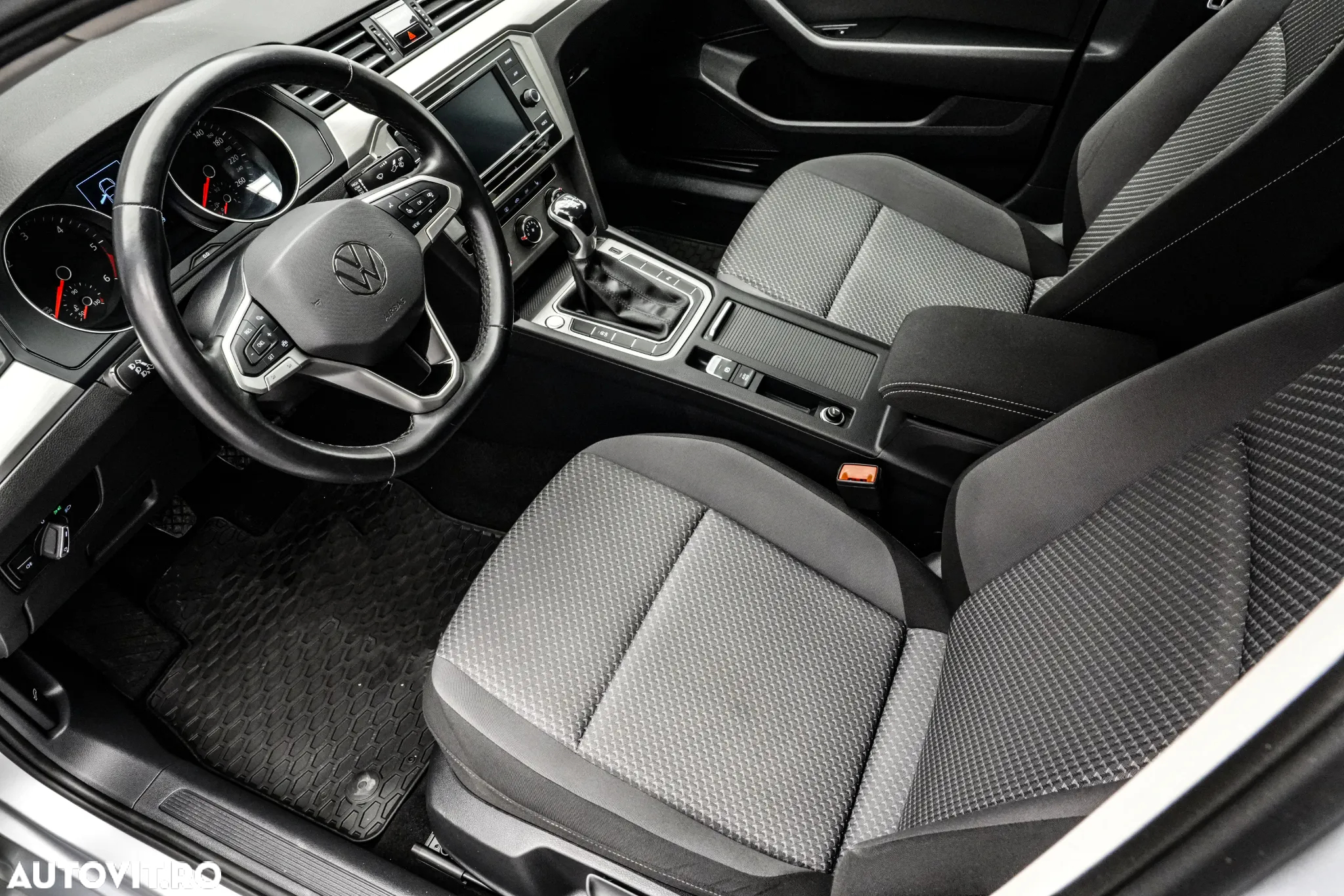 Volkswagen Passat 2.0 TDI Comfortline - 12