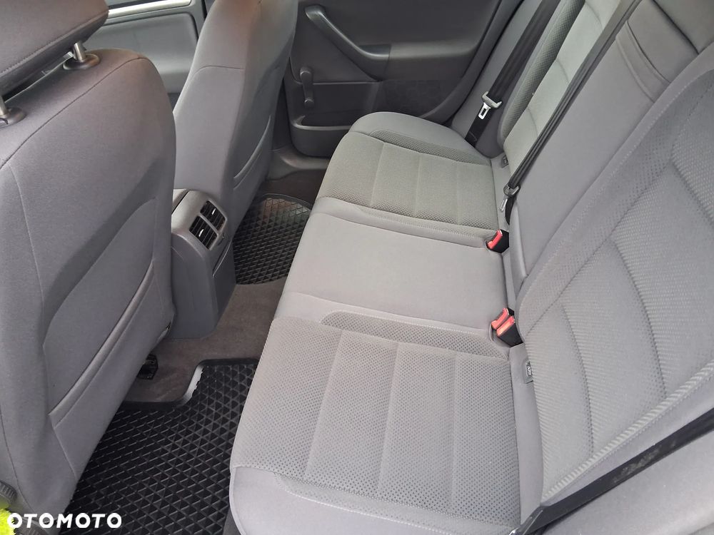 Volkswagen Golf - 8