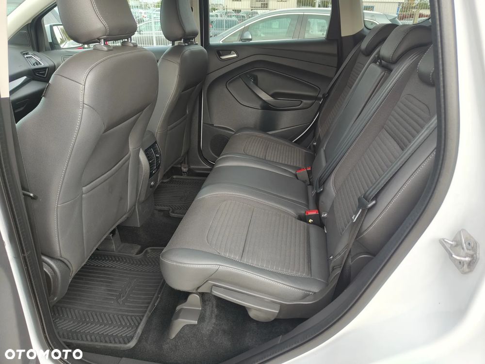 Ford Kuga 2.0 TDCi 4x4 Titanium - 17