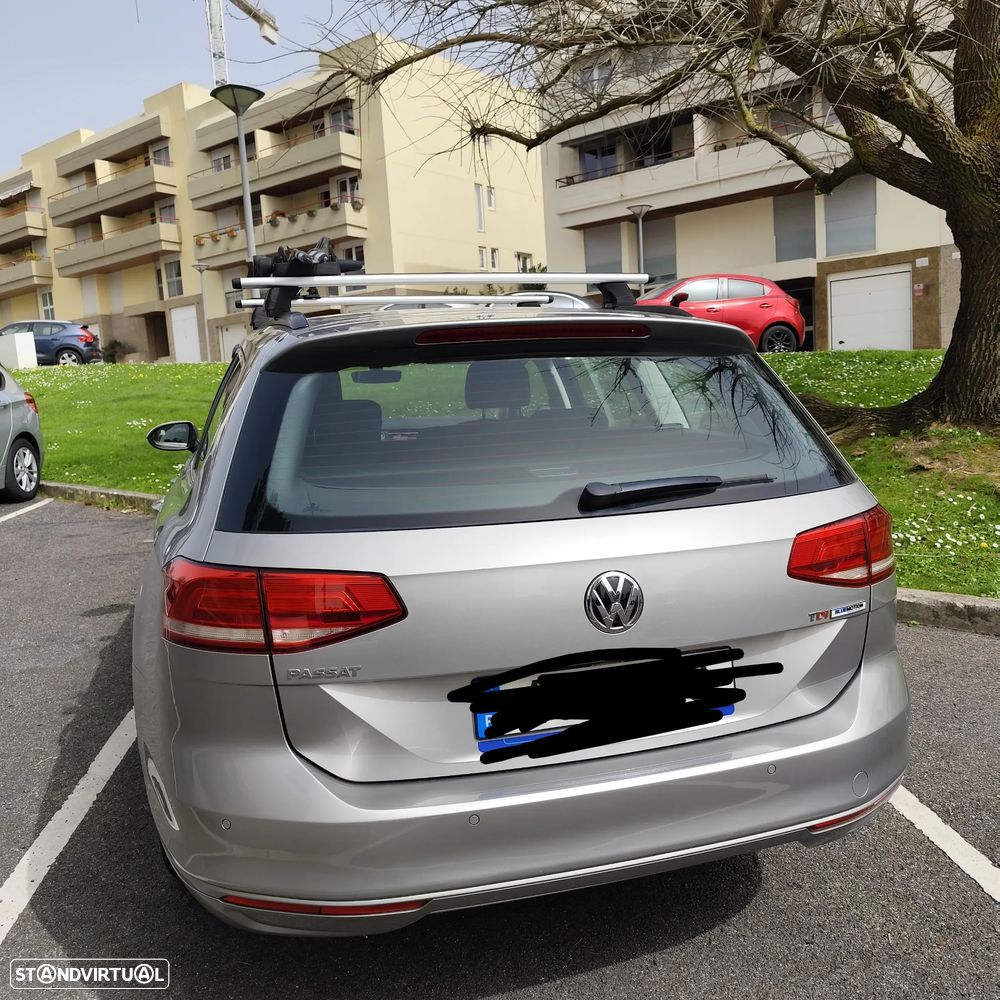 VW Passat Variant 1.6 TDI Highline DSG - 4