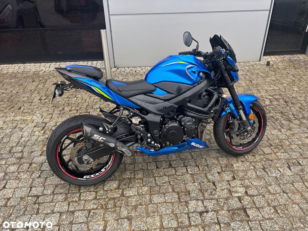 Suzuki GSX - 2
