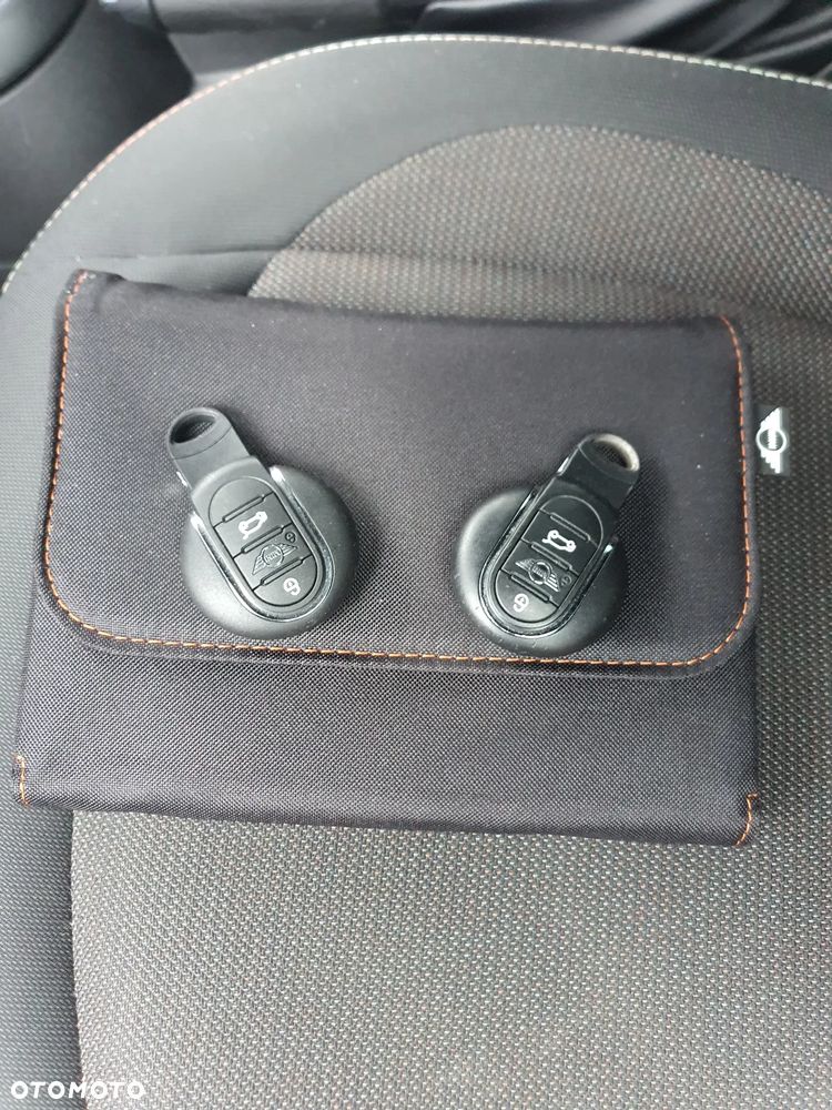 MINI Cooper Standard - 11