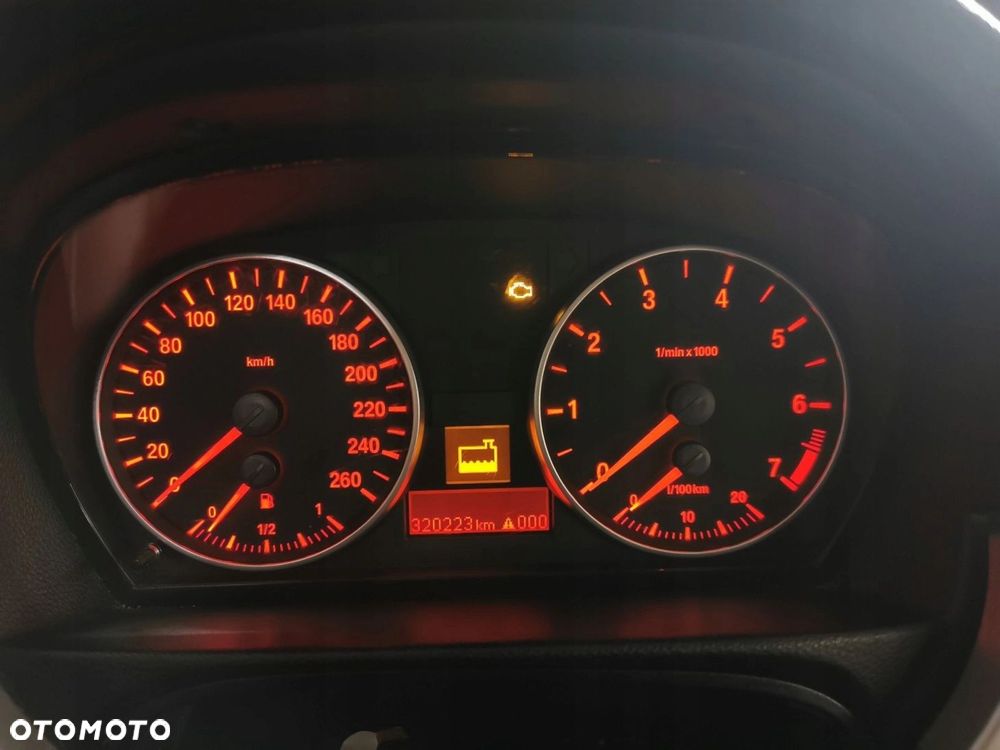 Licznik BMW e90 e91 e92 e93 e81 e82 e87 e88 2.0i Benzyna manual EU 9122594 - 2