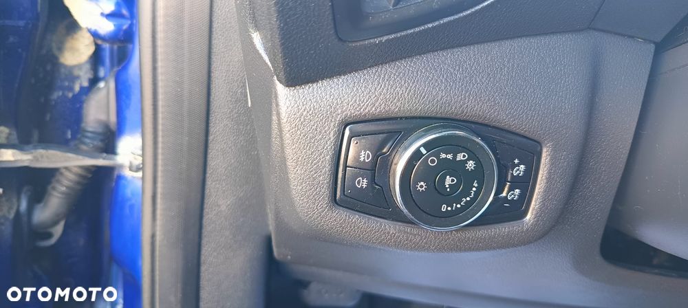 Ford CONNEC - 21