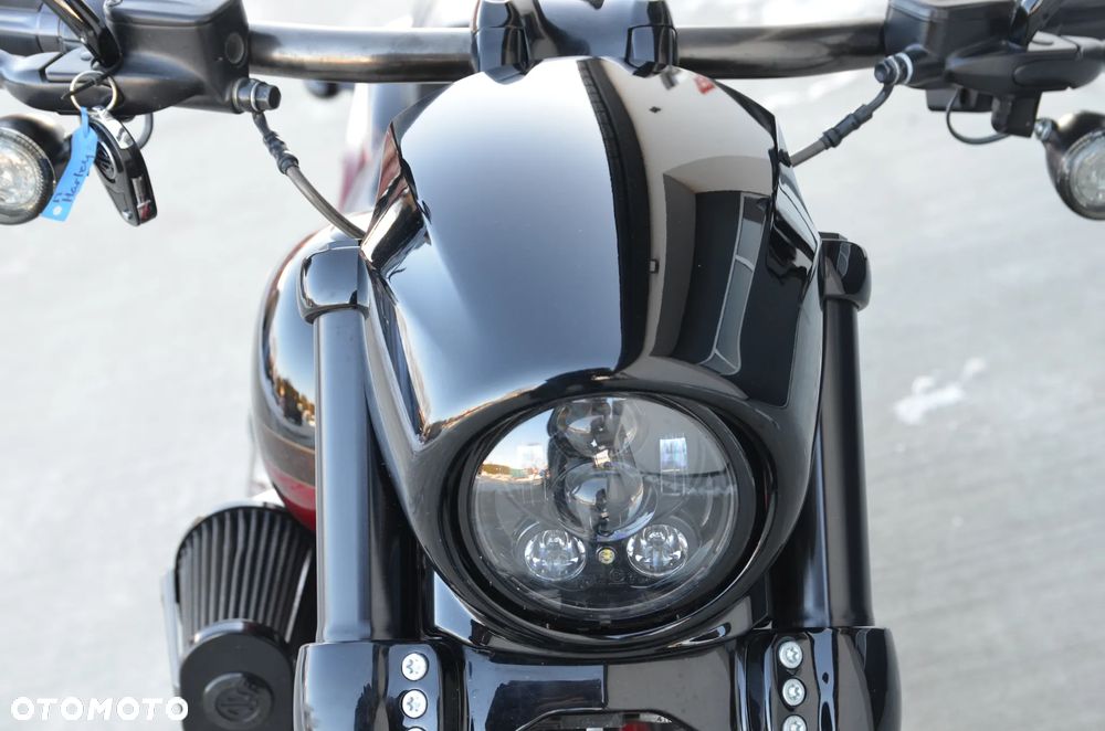Harley-Davidson Softail Breakout - 32