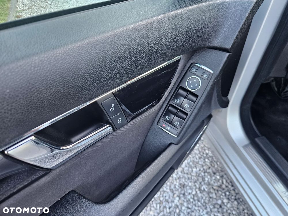 Mercedes-Benz Klasa C 180 Kompressor BlueEFFICIENCY - 18