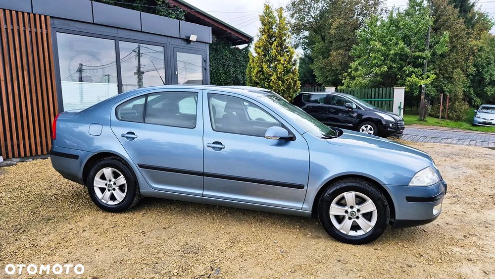 Skoda Octavia 1.6 Family Plus - 10