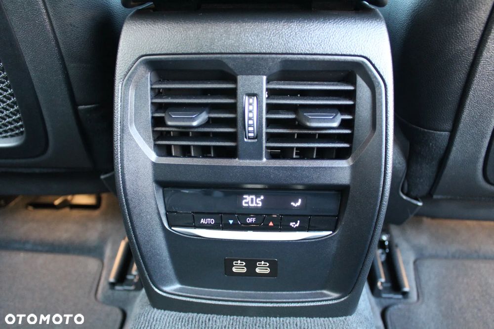 BMW Seria 3 320i M Sport - 22