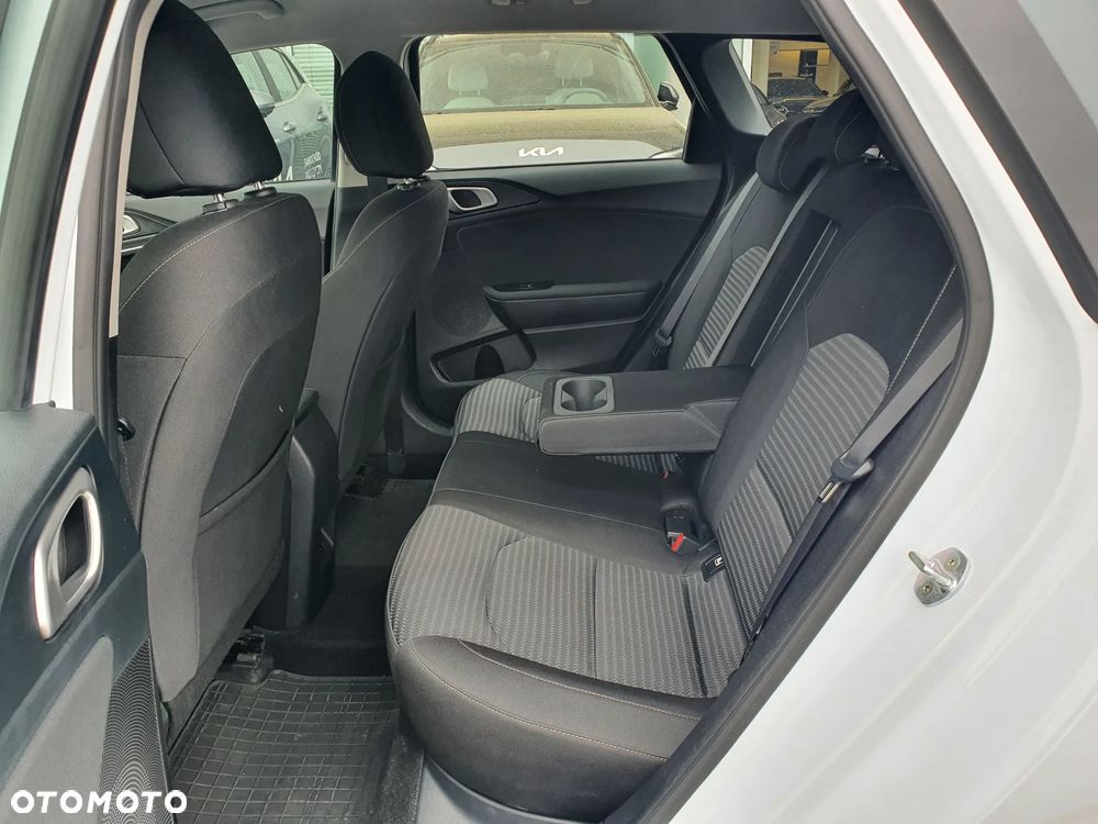 Kia Ceed 1.5 T-GDI M - 27